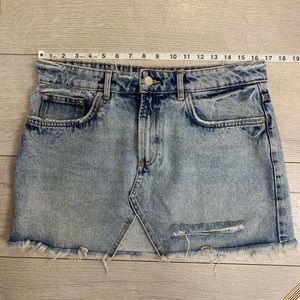 ZARA Denim Mid Rise Ripped Mini Skirt size L